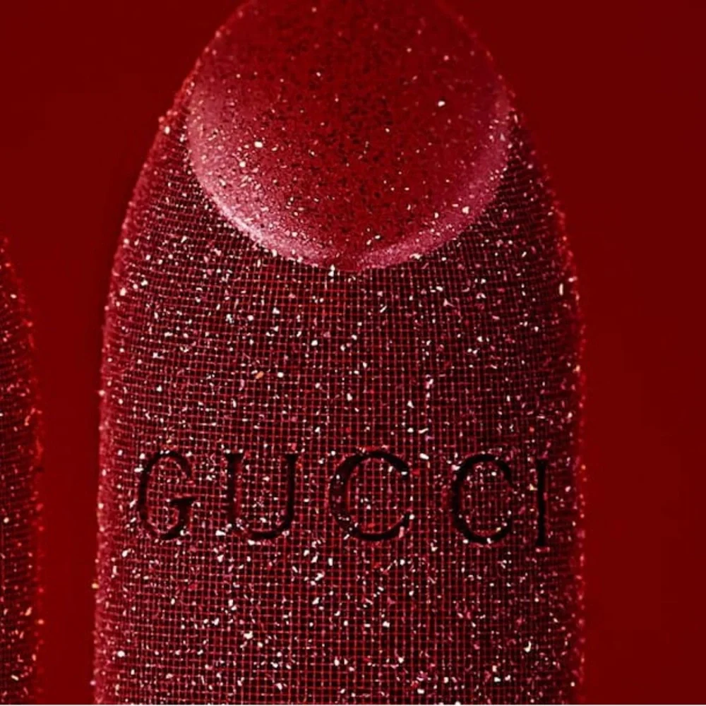 Gucci Velvet Lipstick Limited Edition #505 Janet Rust (Sparkly Red) - Picture 6 of 15